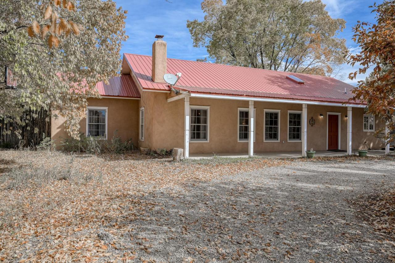 Upper Ranchitos Road Retreat Taos Exterior photo