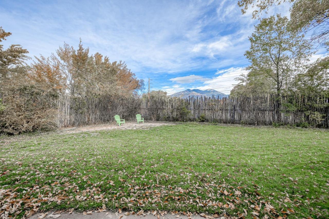 Upper Ranchitos Road Retreat Taos Exterior photo