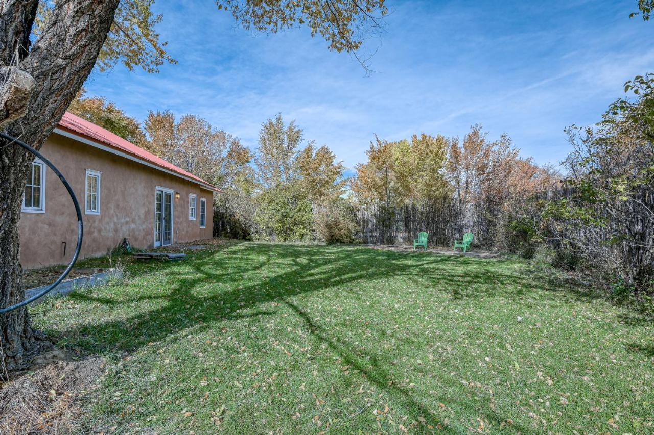 Upper Ranchitos Road Retreat Taos Exterior photo