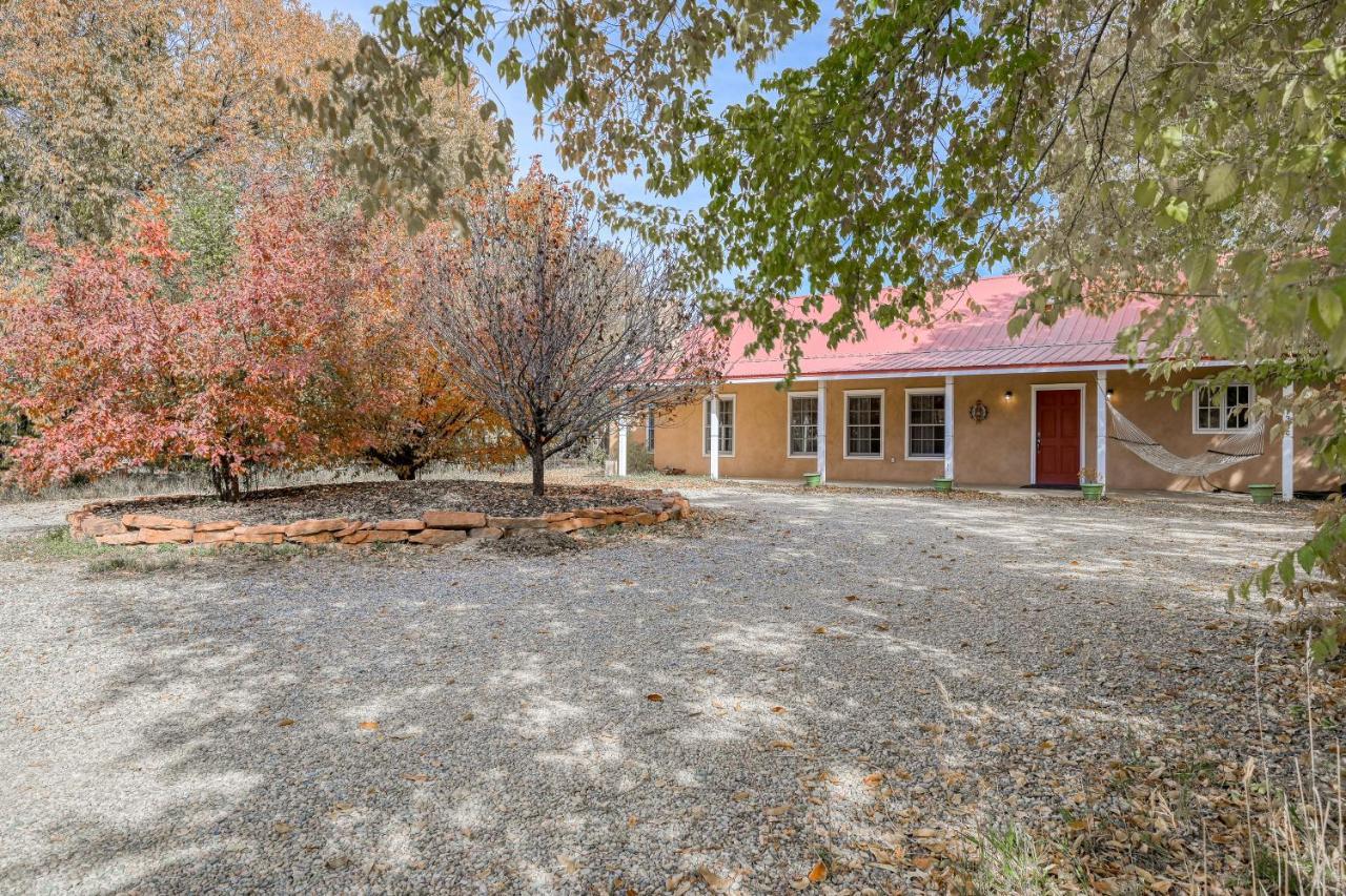 Upper Ranchitos Road Retreat Taos Exterior photo